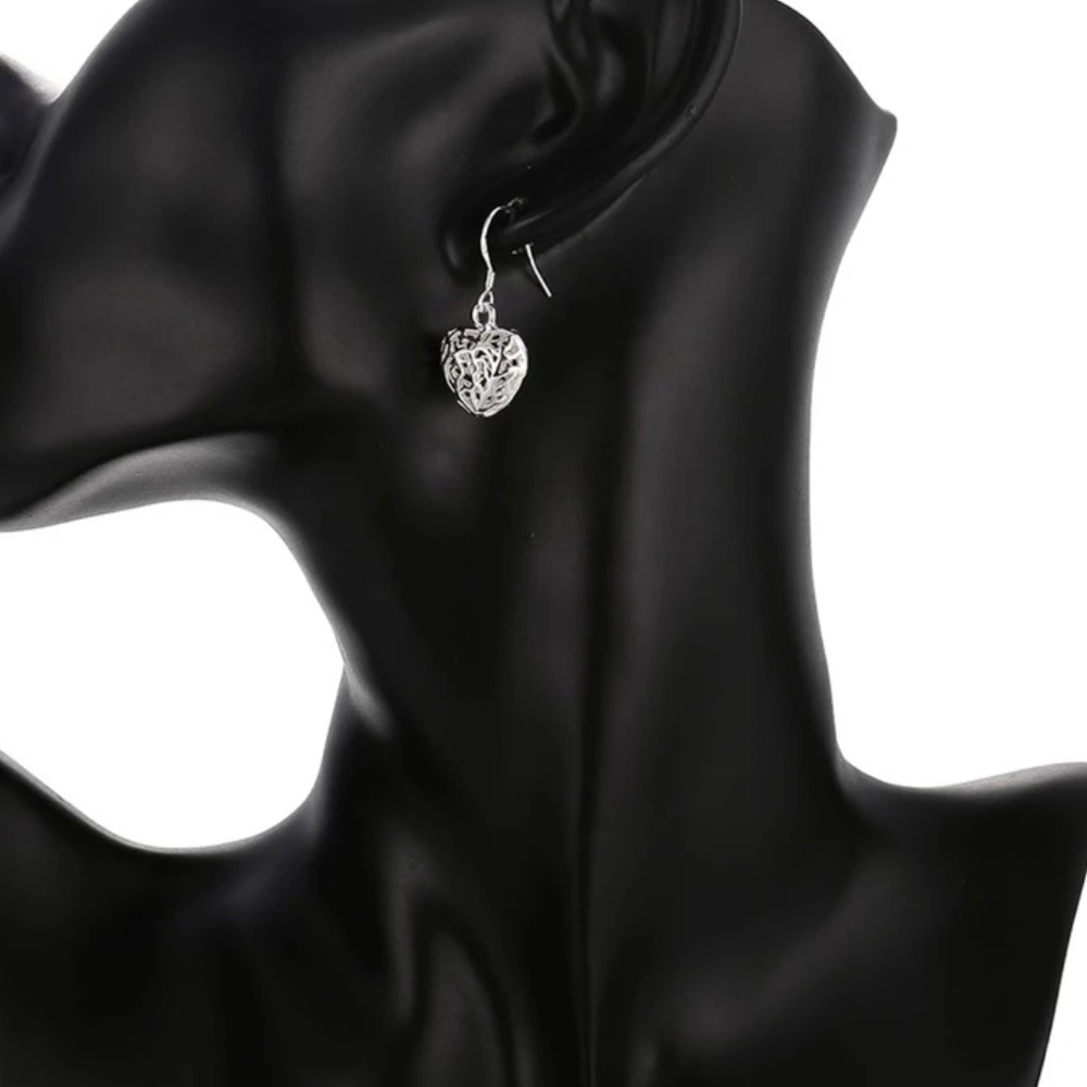 🌟 Silver Heart Drop Earrings - Picture 2 of 5